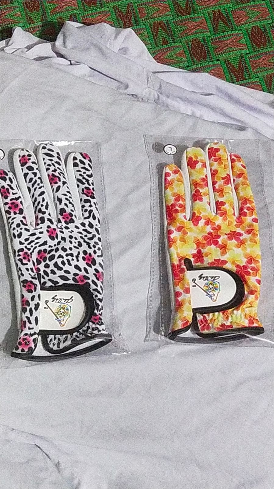 Golf gloves